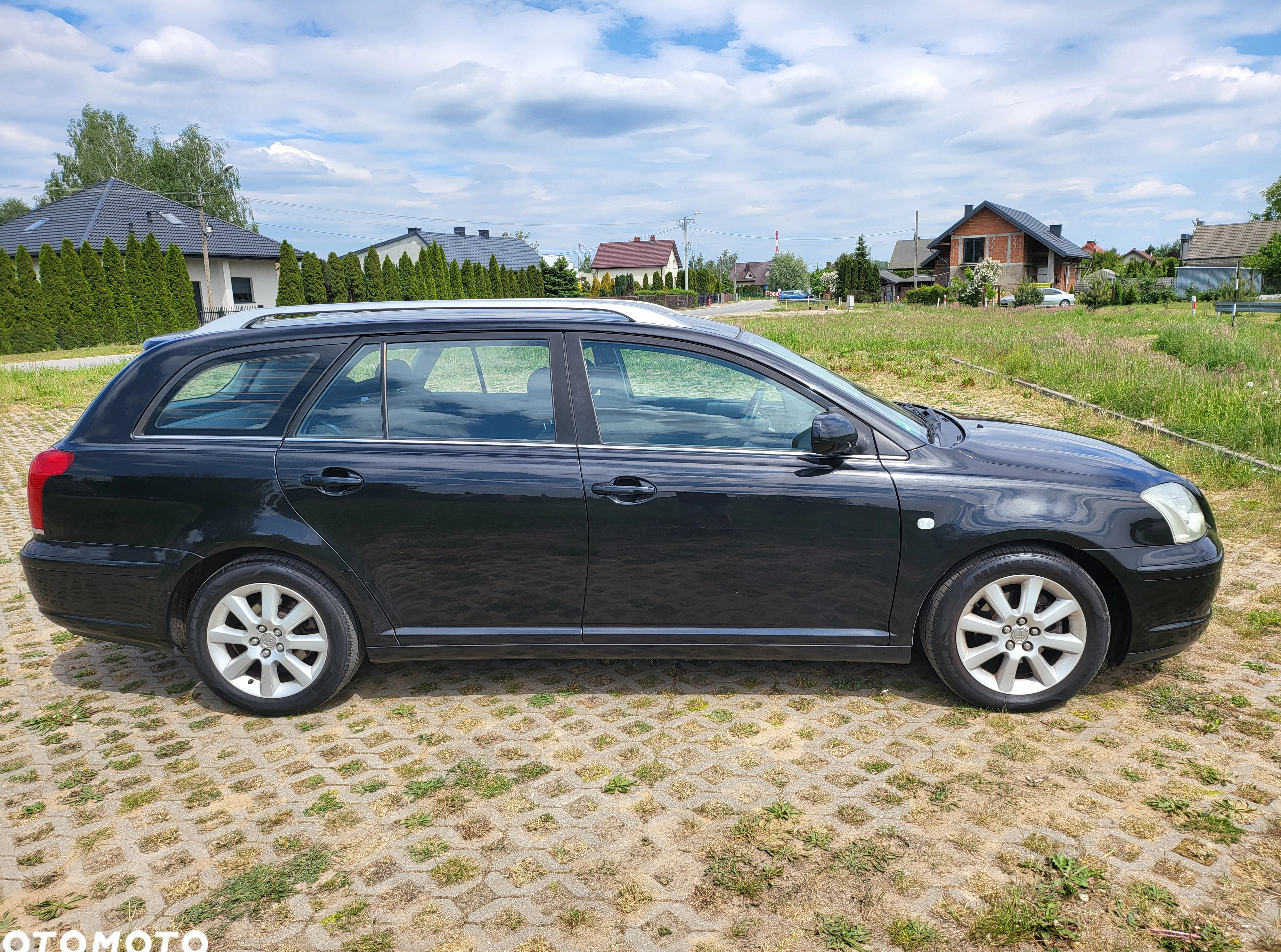 Toyota Avensis cena 11909 przebieg: 289000, rok produkcji 2004 z Sieradz małe 436